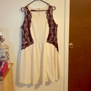 🖤White with black lace dress 🖤